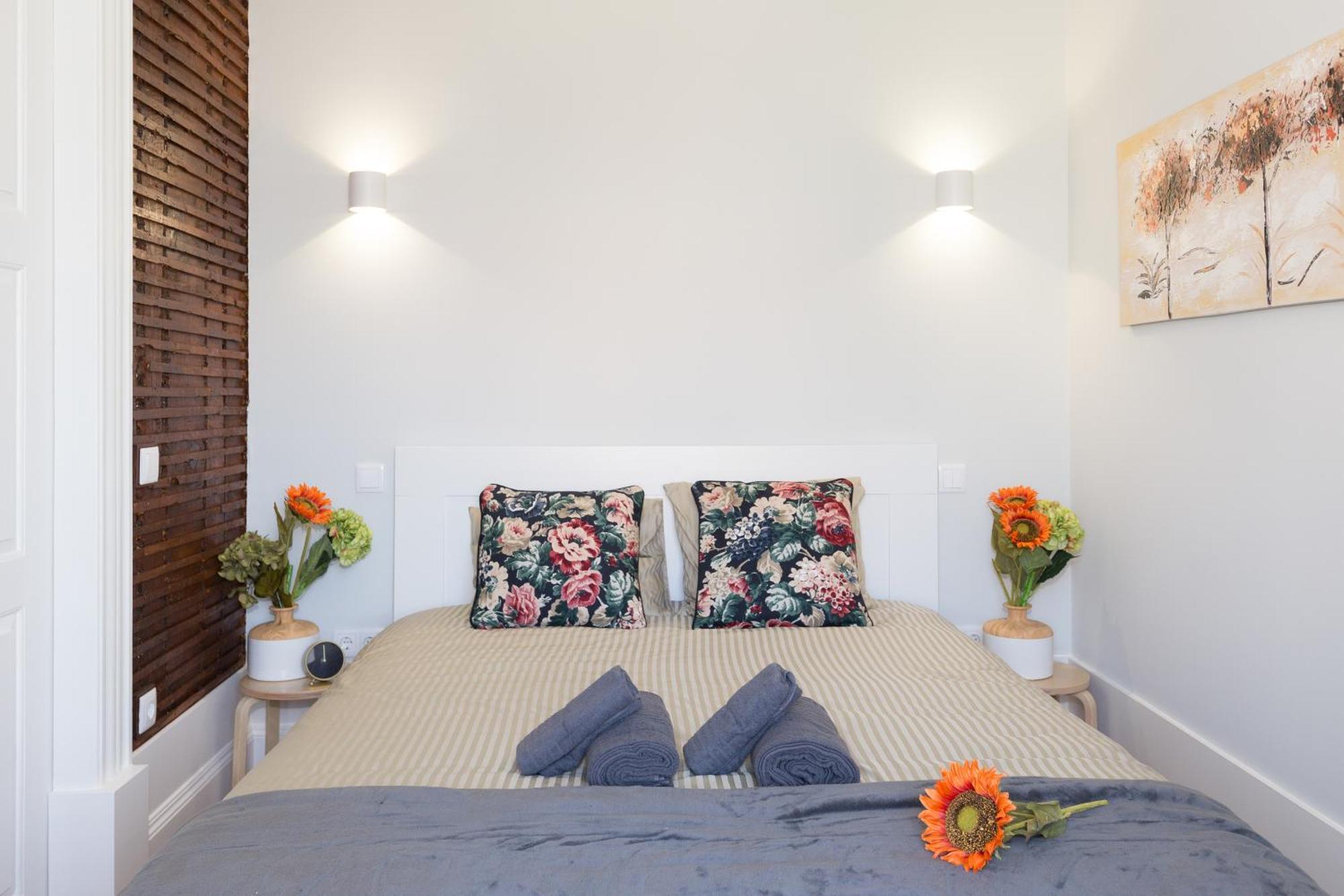 Host Wise - Charming Flat With Netflix - River View ポルト エクステリア 写真