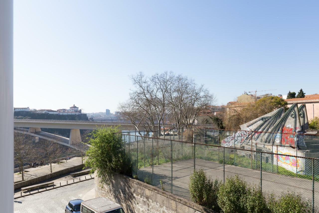 Host Wise - Charming Flat With Netflix - River View ポルト エクステリア 写真